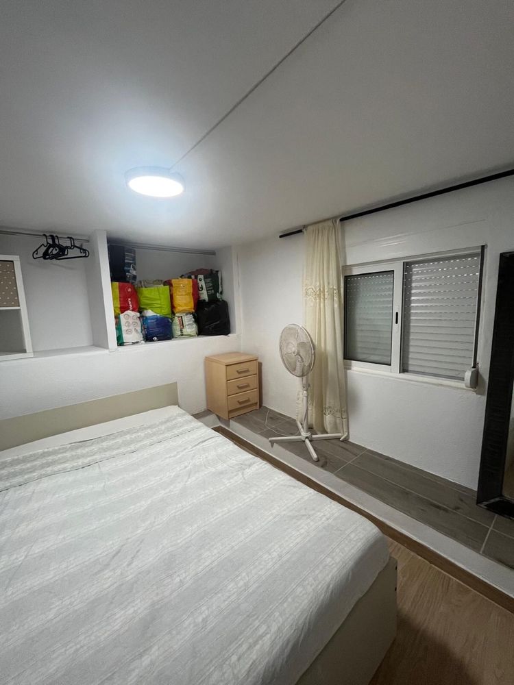 Quarto para alugar em andar de moradia