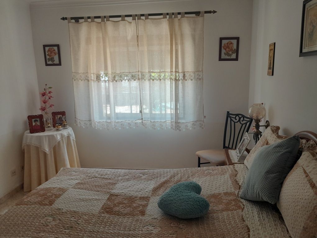 Cama de casal madeira maciça