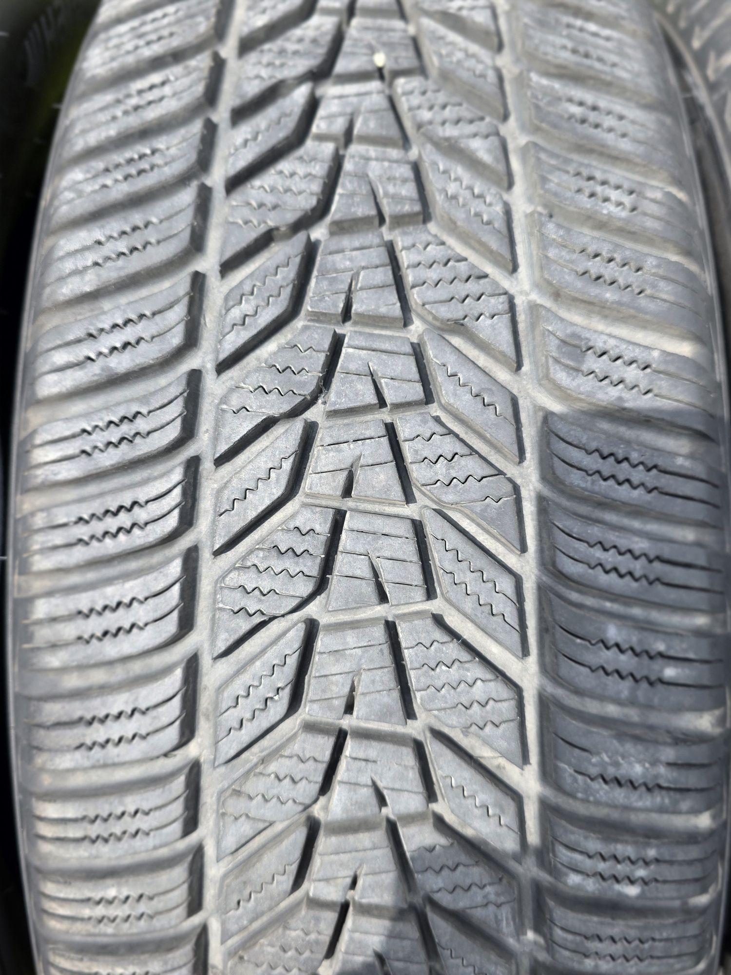 Opony zimowe Hankook 215/65/ 17
