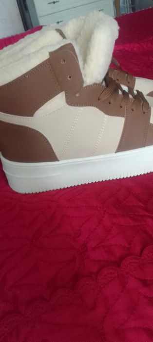 Женские зимние ботинки сникерсы на меху 41 р, по стельке 26-26,5см