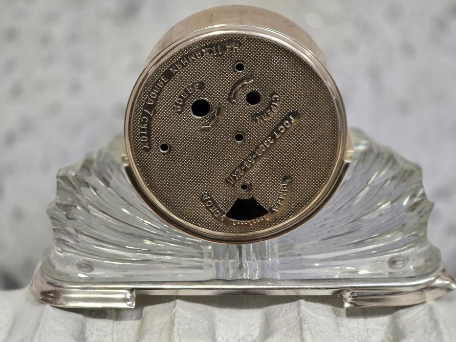 Будильник годинник часи