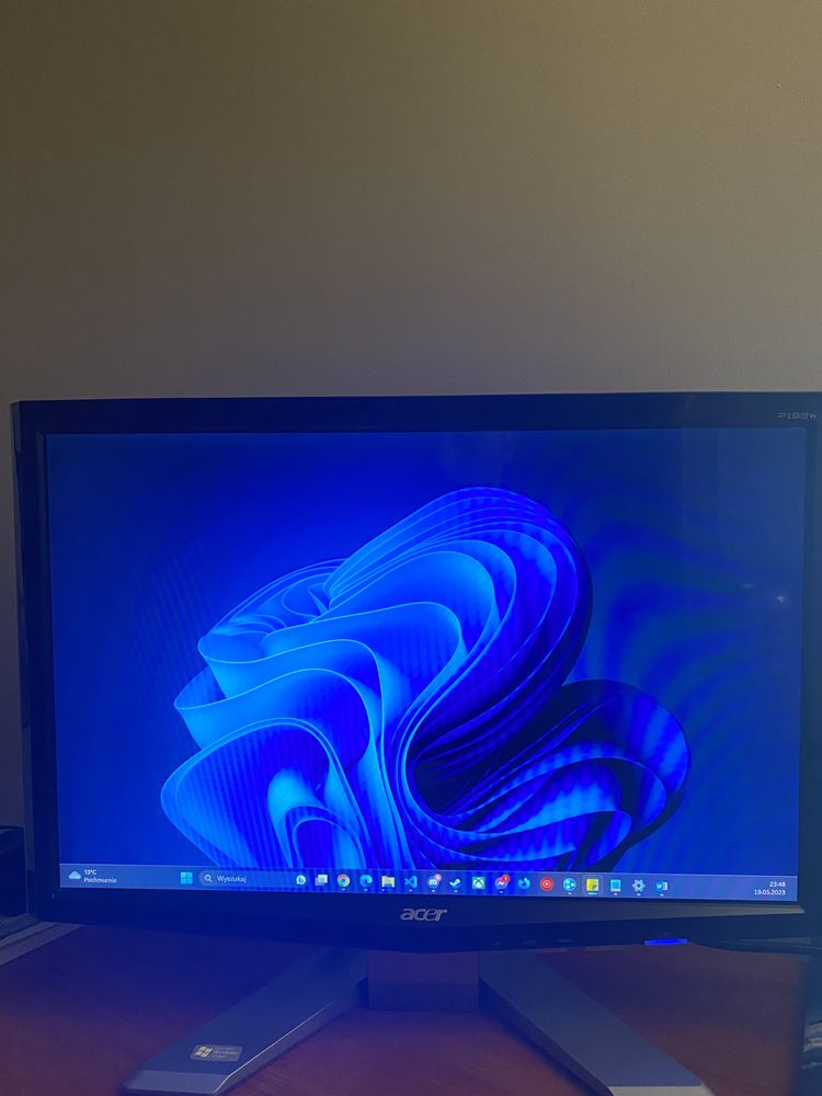 Monitor acer 19 cali w dobrym stanie displayport