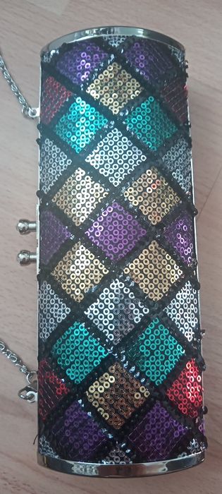 Cekinowa mini torebka puzderko na łańcuszku