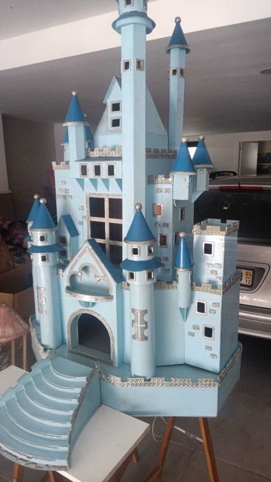 Castelos Disney/princesas príncipes/Mikey Mouse. 2 unidades no total