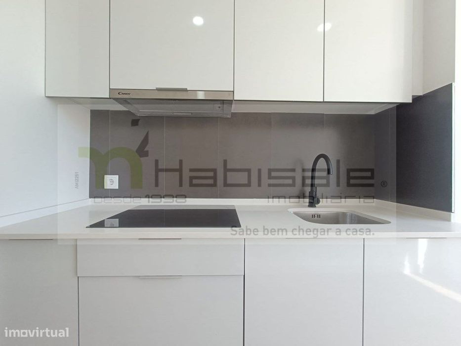 Apartamento T3 na Damaia em fase de remodelação