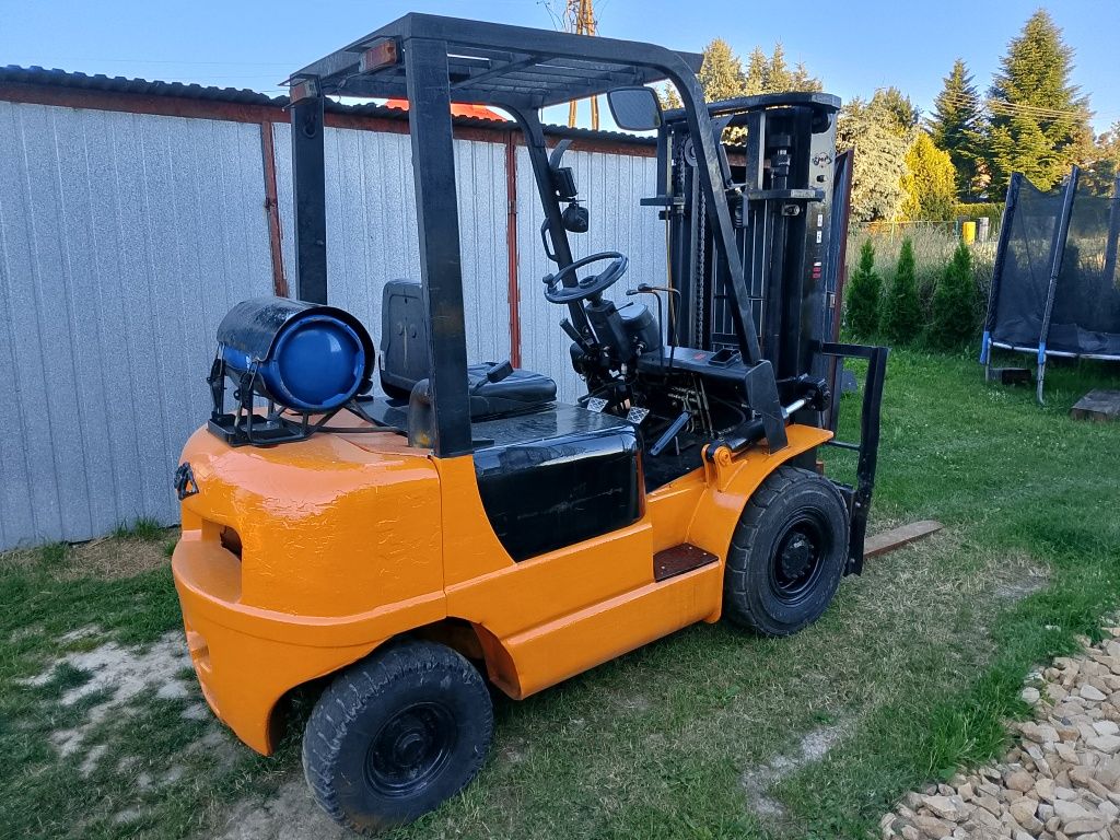 Wózek widłowy Hangcha 2t 2005r silnik Nissan LPG