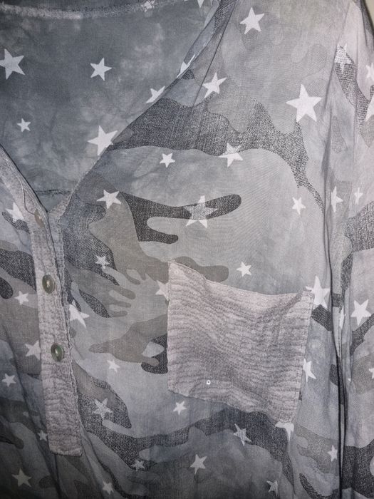 Cieniutka koszula z długim rękawem.  Rozmiar XXL.