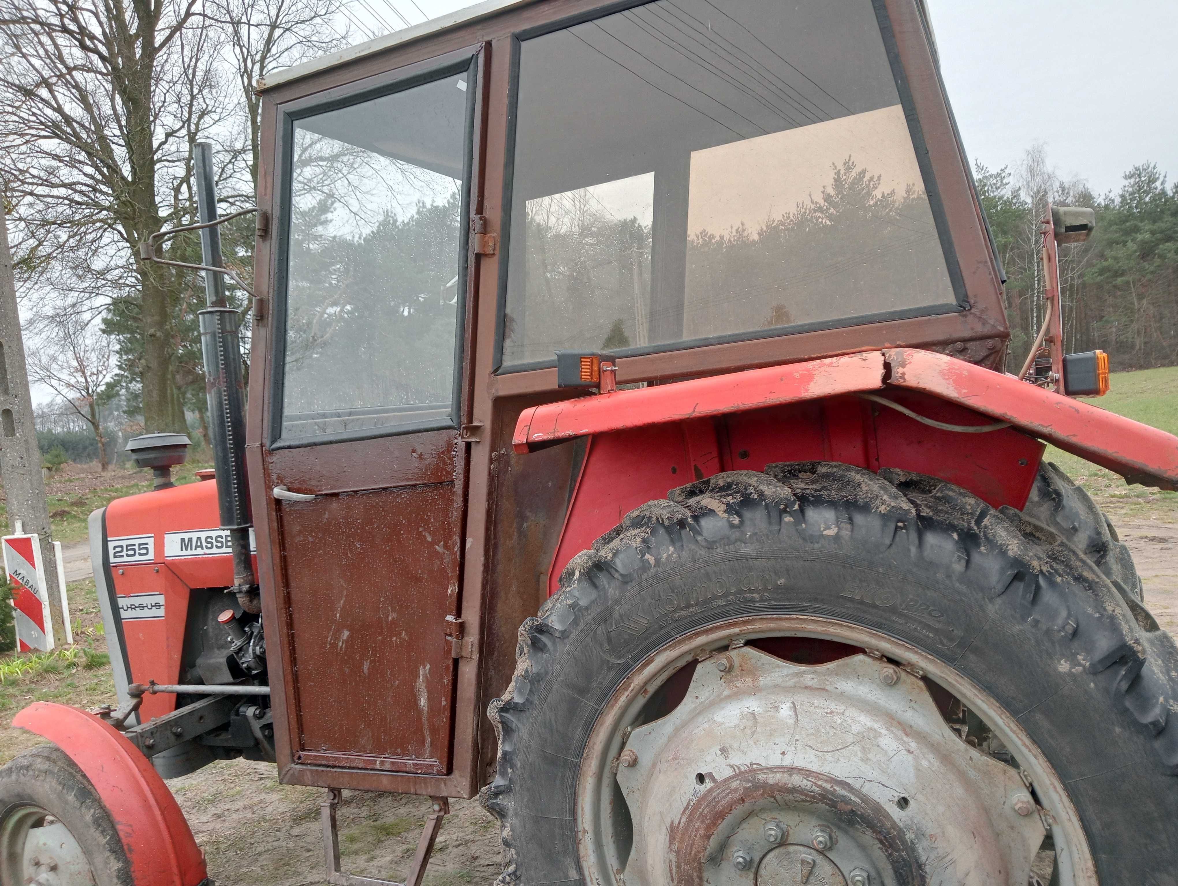 Ciągnik Massey Ferguson 255