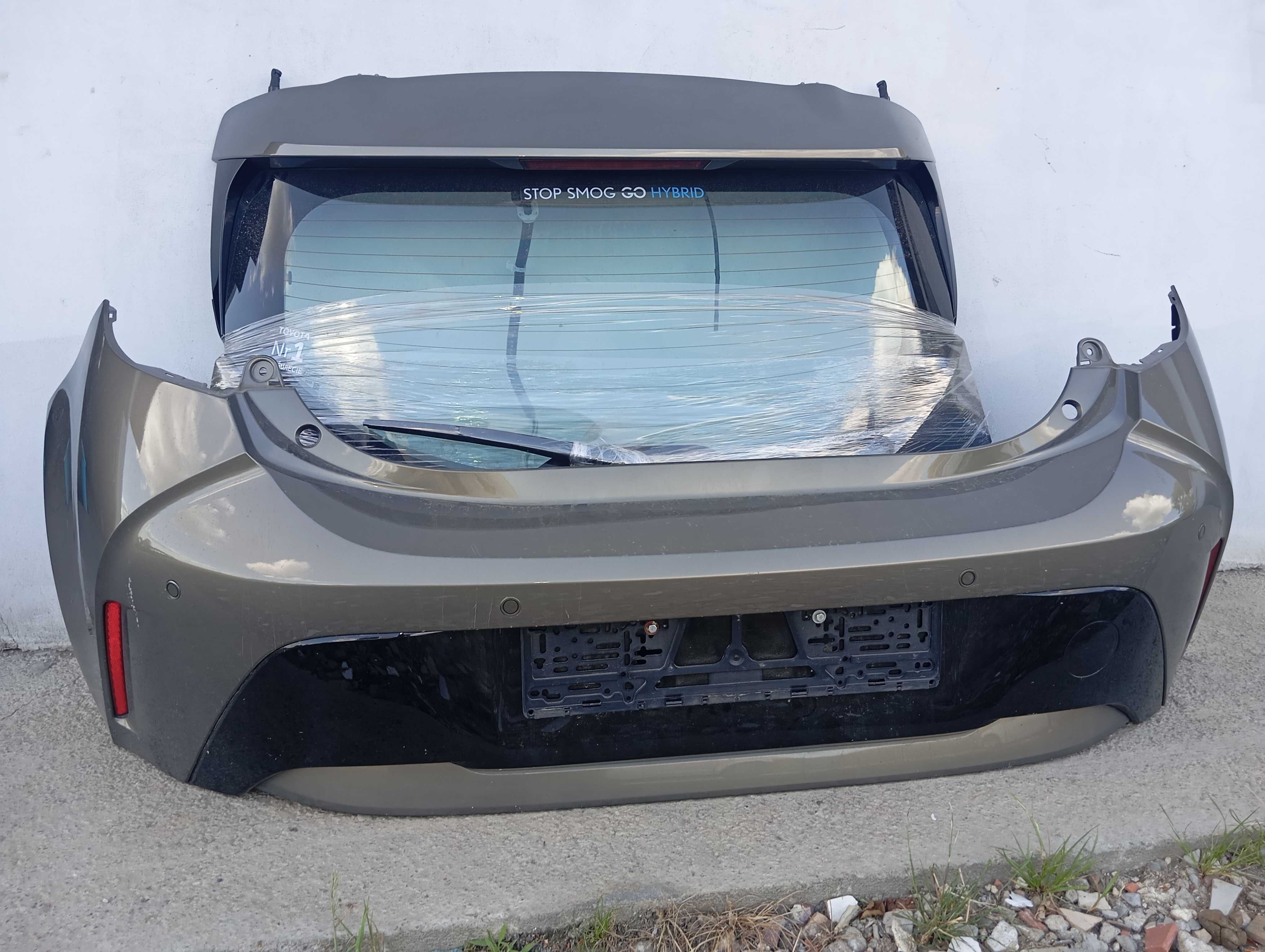 Tył klapa zderzak Toyota Corolla e21 hatchback kolor 6X1