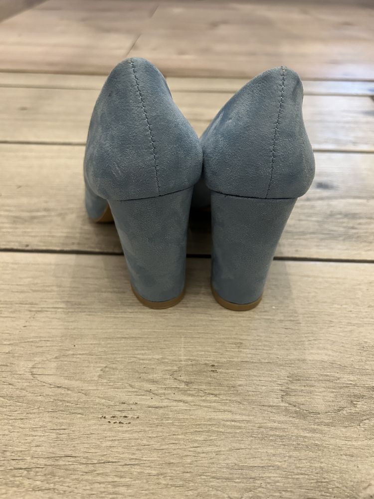 Buty na obcasie niebieskie deezee 36