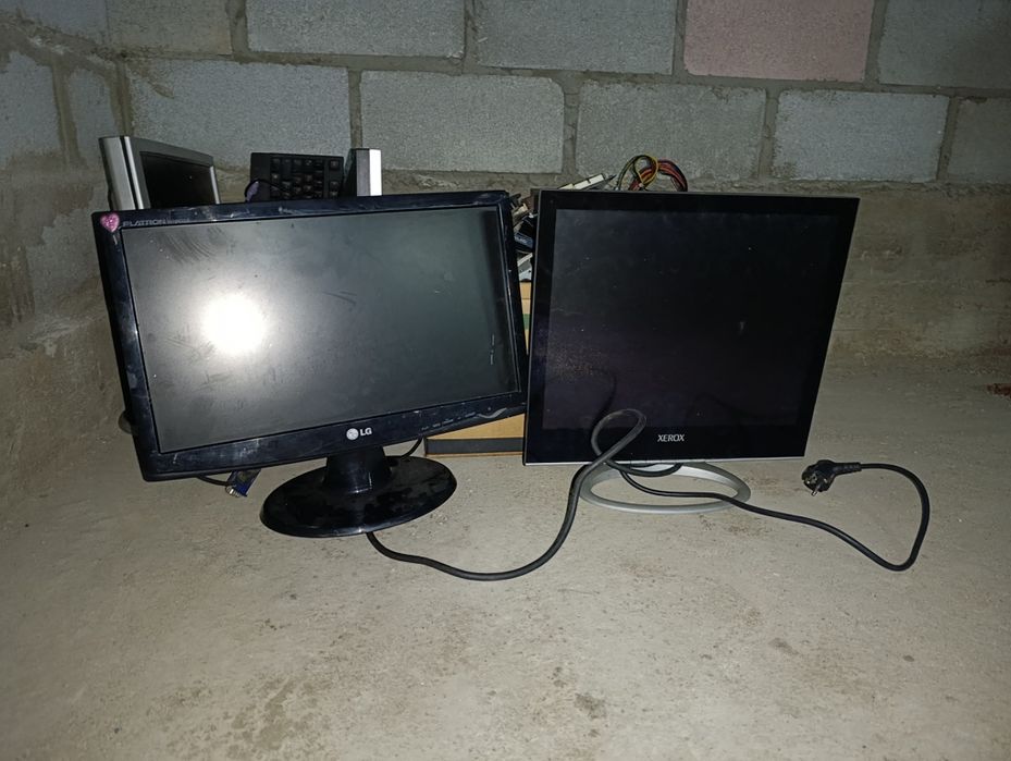 Продам мониторы и комплектующие для компьютеров