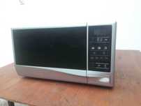 Kuchenka mikrofalowa Samsung ME732K - uszkodzona