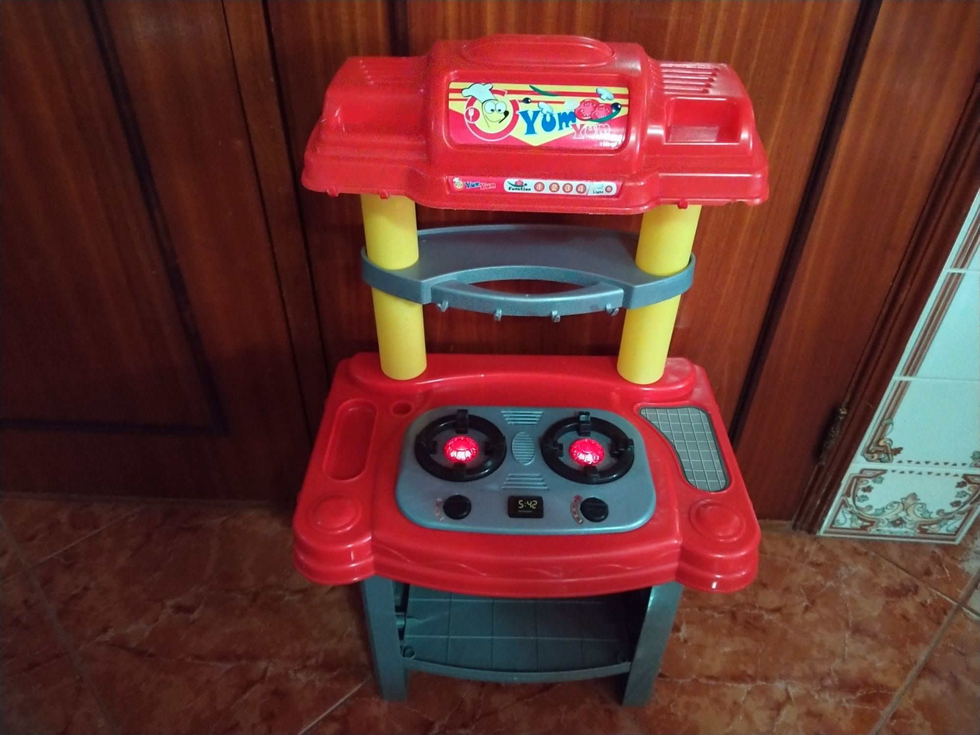 Cozinha fogão de brincar criança bebé casa apartamento vivenda escritó