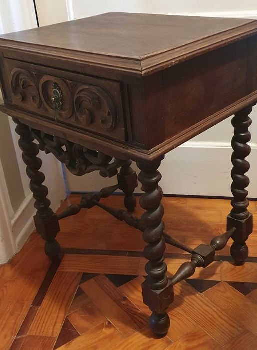 Mesa de cabeceira-Oportunidade