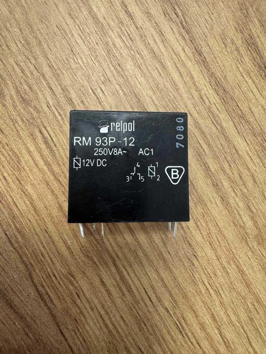 Przekaźnik RM93-1011