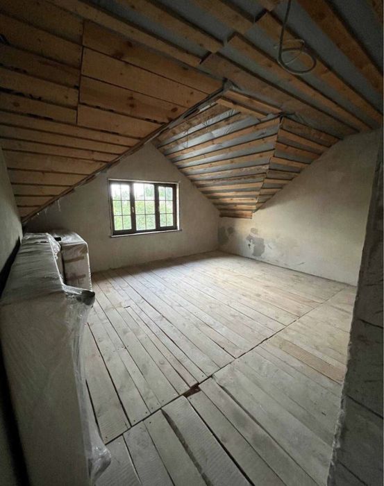 ВИГІДНА ПРОПОЗИЦІЯ! Добротний будинок у Корневі, є всі комунікації!