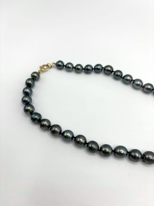 Naturalne Czarne Perły ze złotym zapięciem
