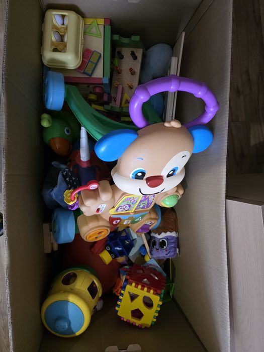 Karton zabawek dla dziecka 0-3