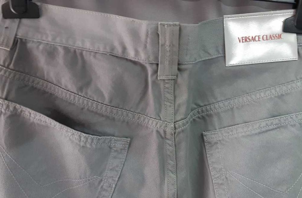 Джинсы женские Versace