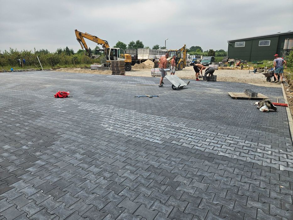 Układanie kostki brukowej powierzchnie przemysłowe place drogi chodnik