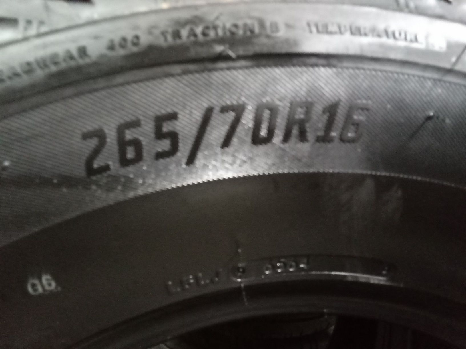 Pneus 265/70r16 LASSA novos Jeep