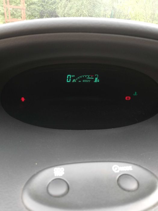 Toyota yaris 1,0  benzyna 2005r