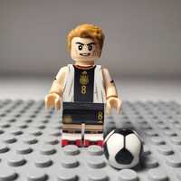 Toni Kroos | Niemcy | Gratis Naklejka Lego