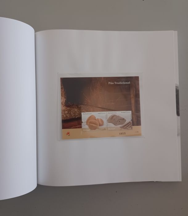 Livro CTT "A Tradição do Pão em Portugal "