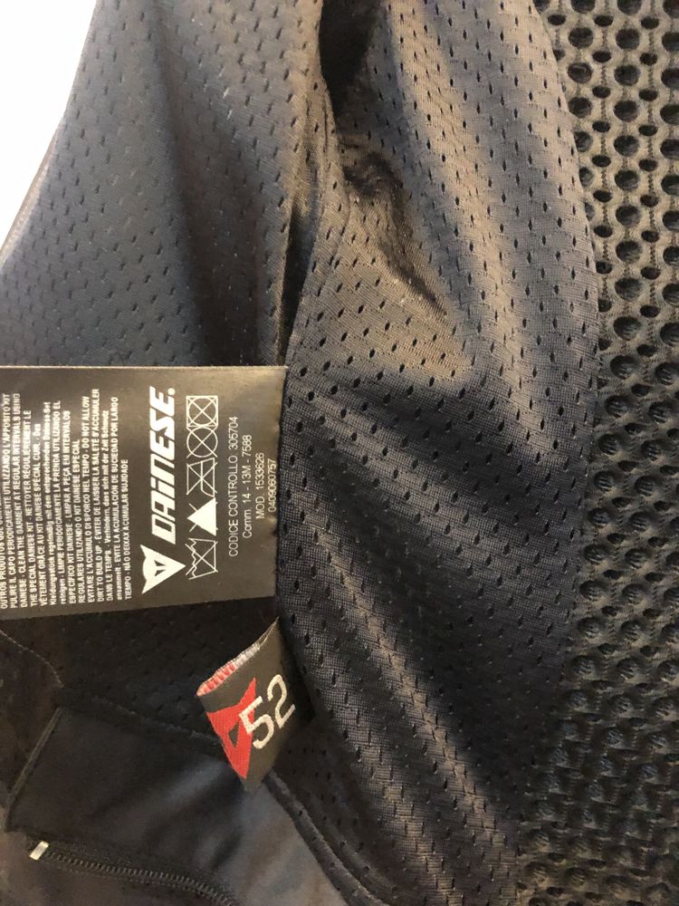 Casaco motard dainese em pele tamanho 52