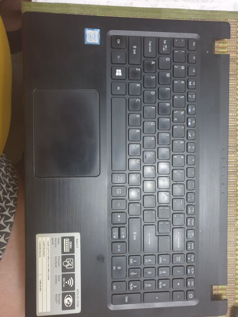 Kadłubek, palmtop z klawiatura i touchpadem od Acer aspire A315-51