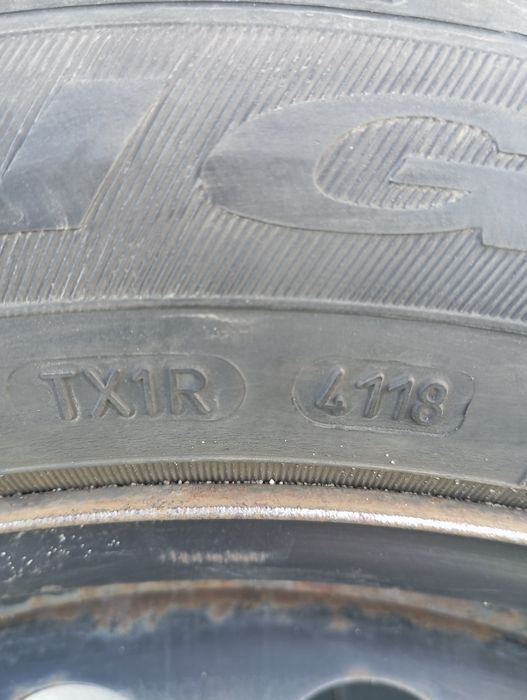 Felgi stalowe z oponami R16 Volvo 6,5Jx16x43