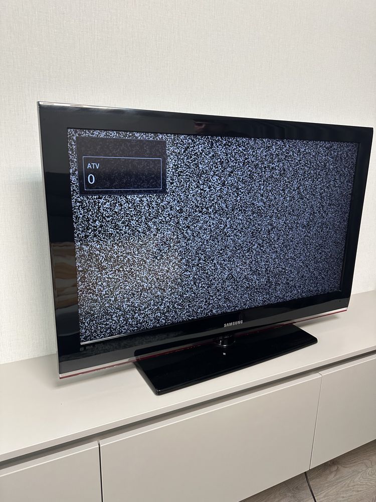 Samsung LE40B530p7wUA. 40 диагональ