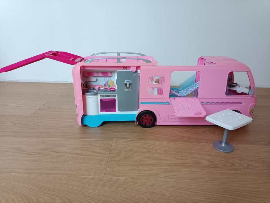 Duży camper kamper barbie