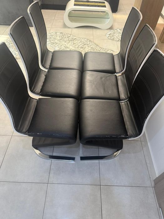 Krzesła do jadalni.