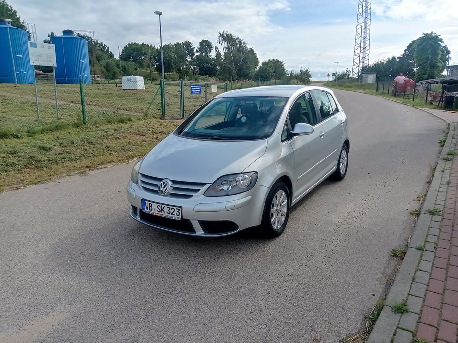 Sprzedam volkswagen golf plus 5 1,6 mpi mały przebieg jeden właściciel