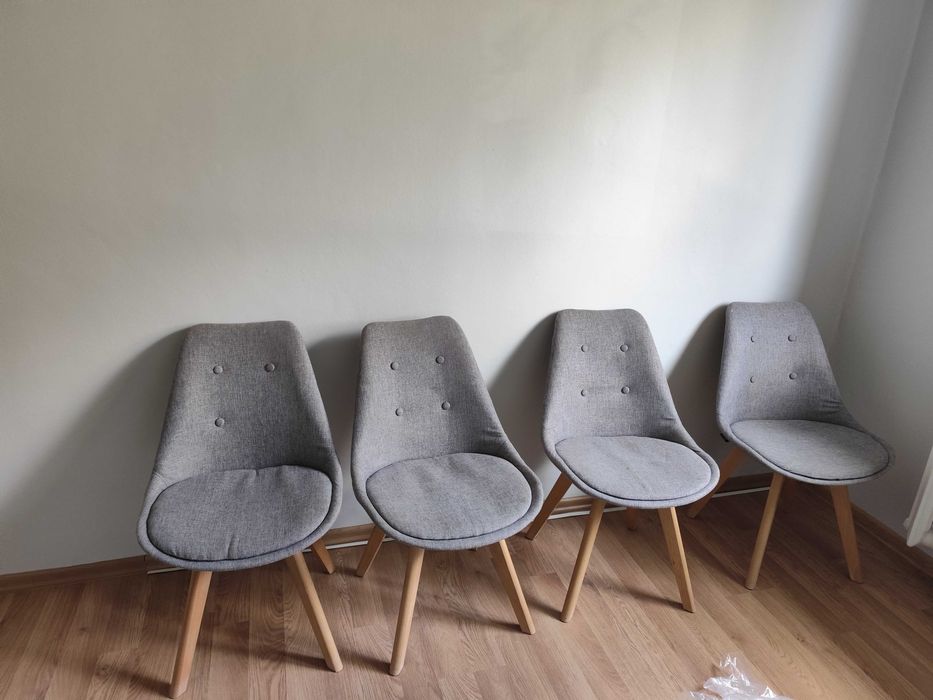 4 krzesła tapicerowane