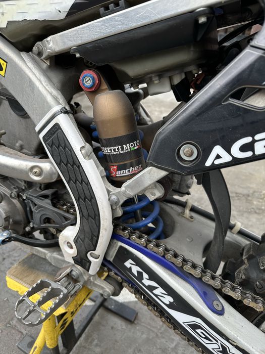 Yamaha YZF 250.