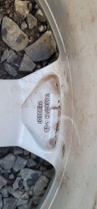 Диски r17 Peugeout 4x108 et29  9684883880