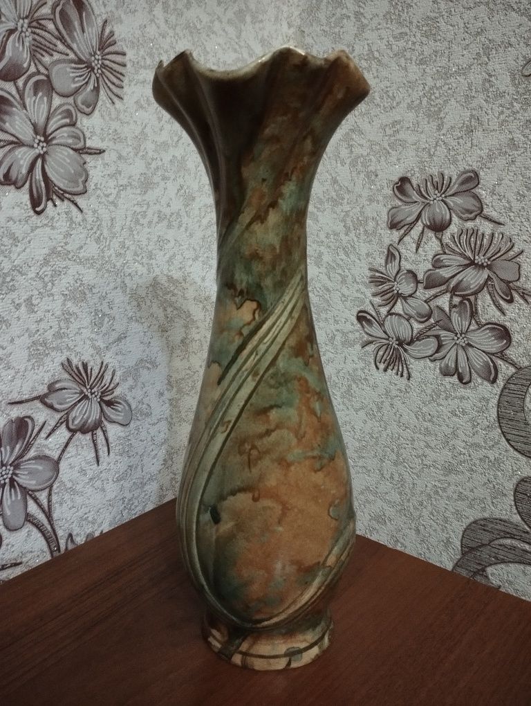 Новая красивая ваза