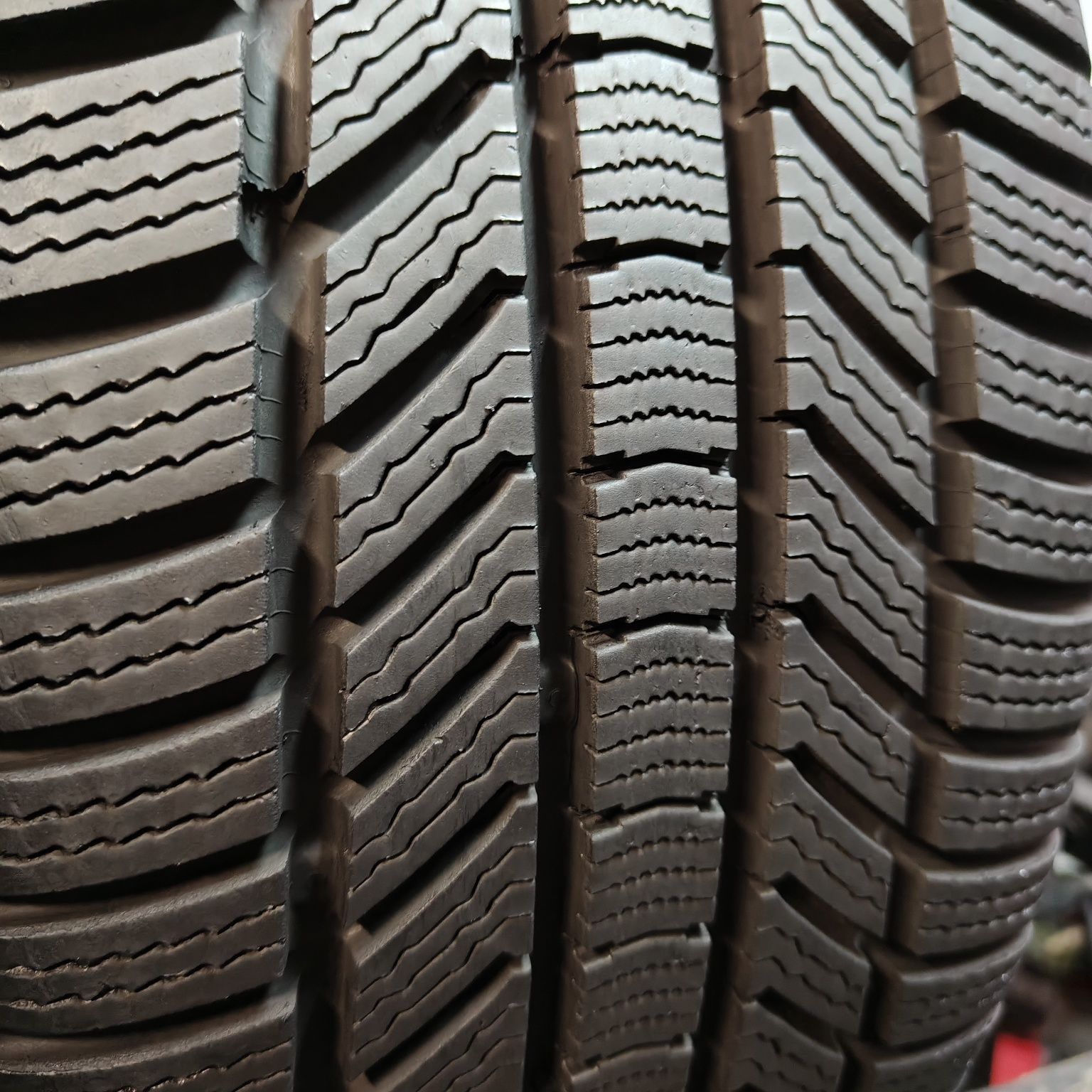235/45/18 XL Sprzedam parę opon zimowych Continental