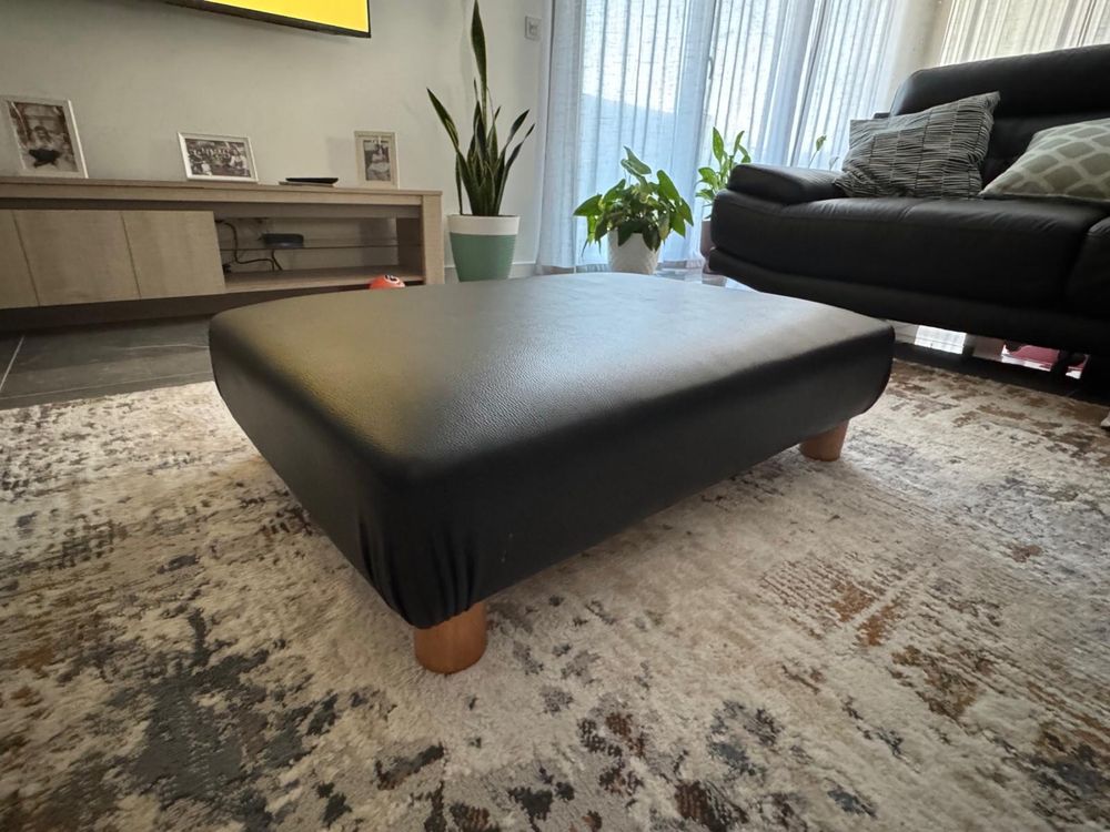Vendo sofás em pele preta - Conforama modelo Hawaii