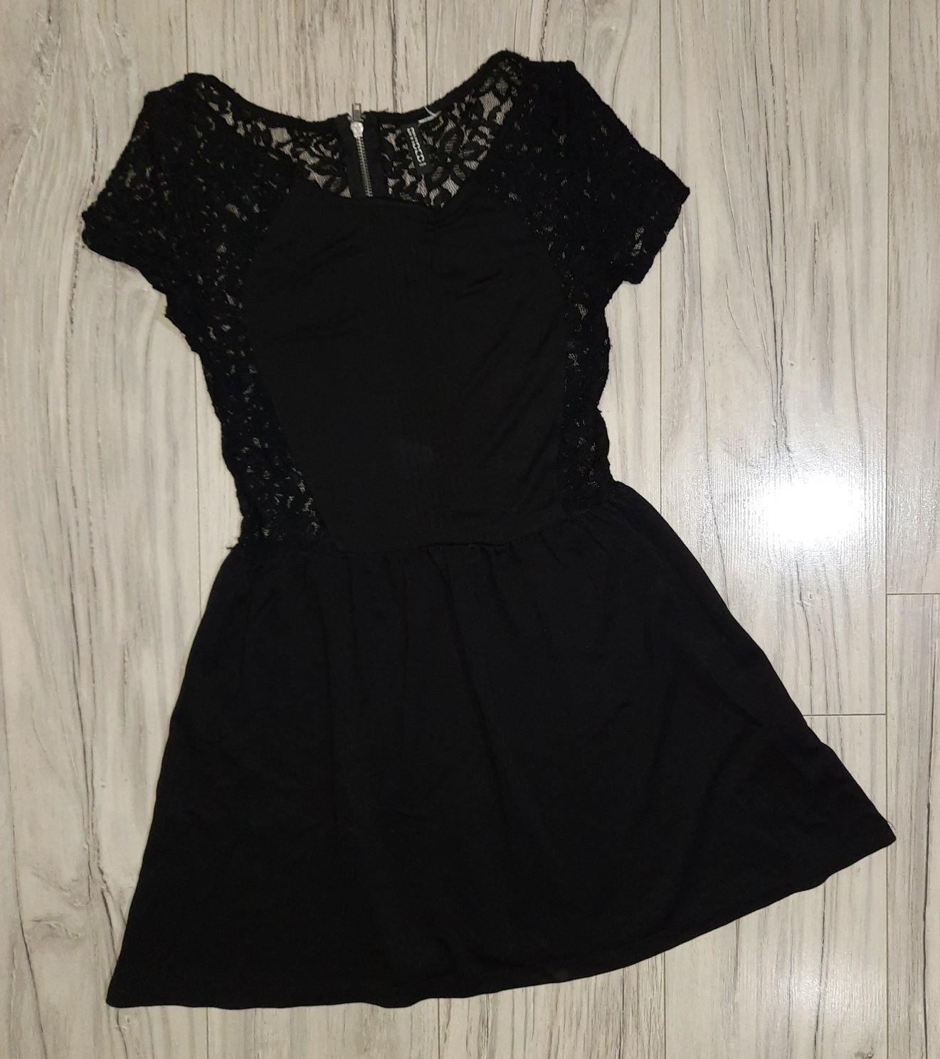 Sukienka z ozdobnymi plecami/koronka/H&M/r.S