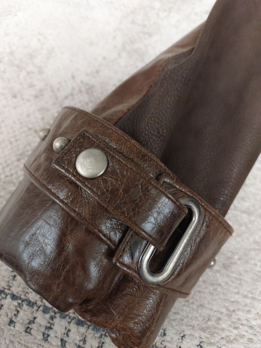 Шкіряна жіноча куртка