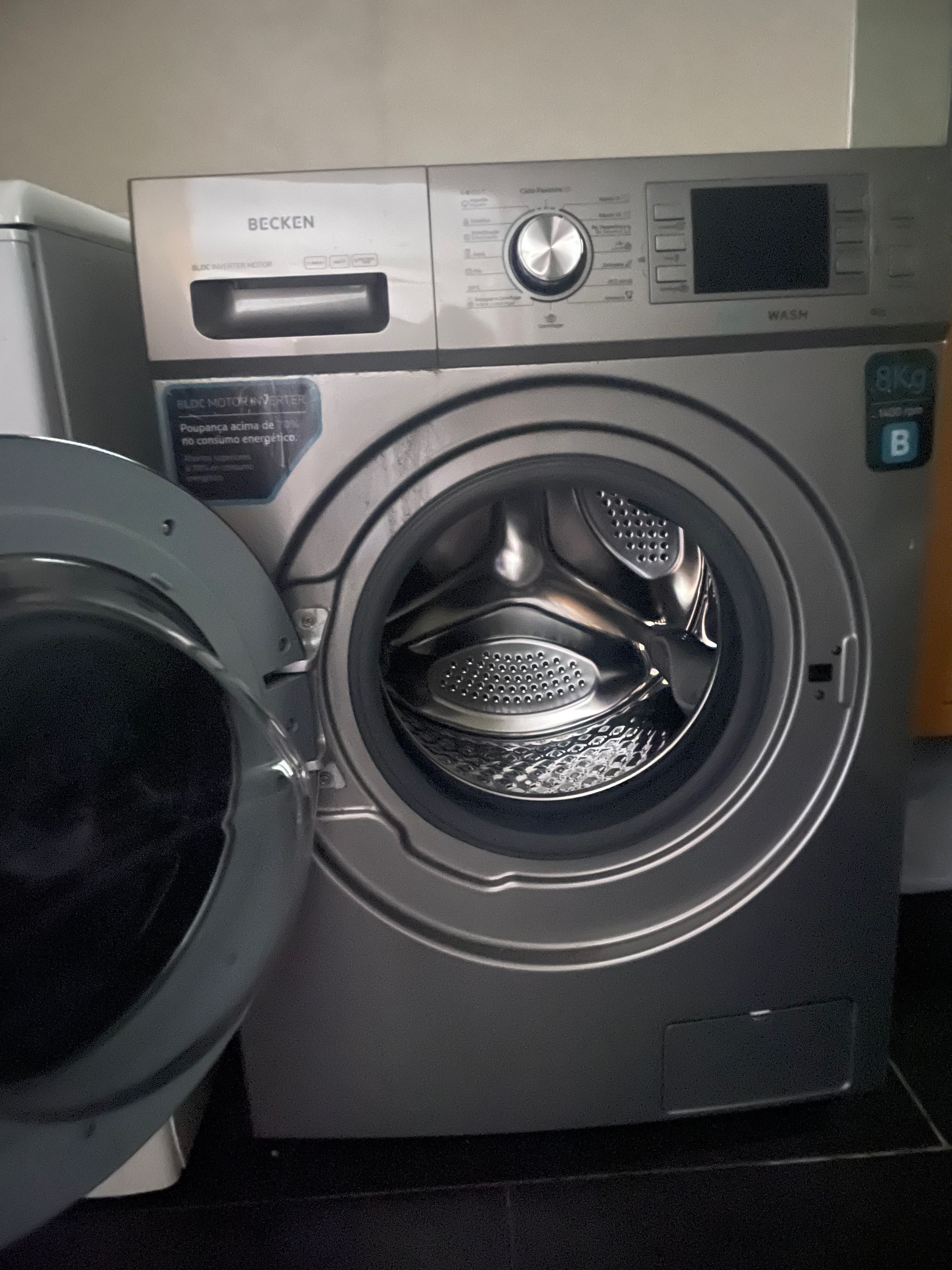 Máquina de Lavar Roupa BECKEN BOOSTWASH (8 kg - 1400 rpm - Inox) B
