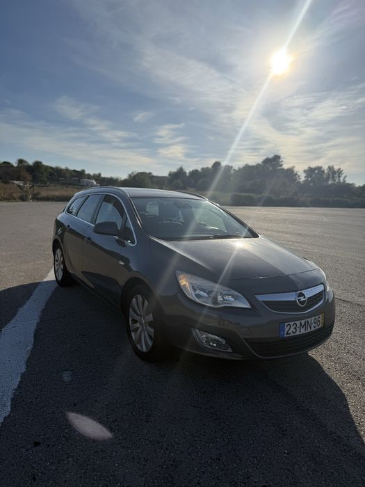 Opel Astra J 2011
