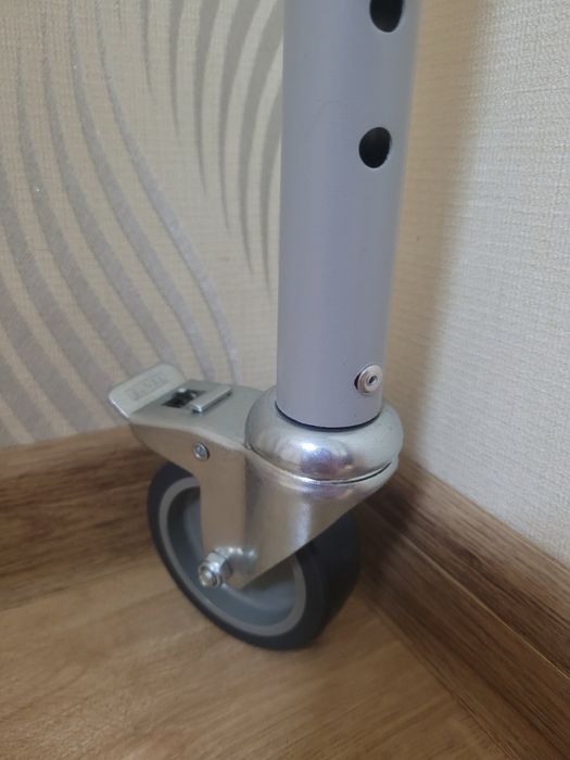 Ходунки/ходулі/ходуни Medok MED 03-012 складні на 4 колесах