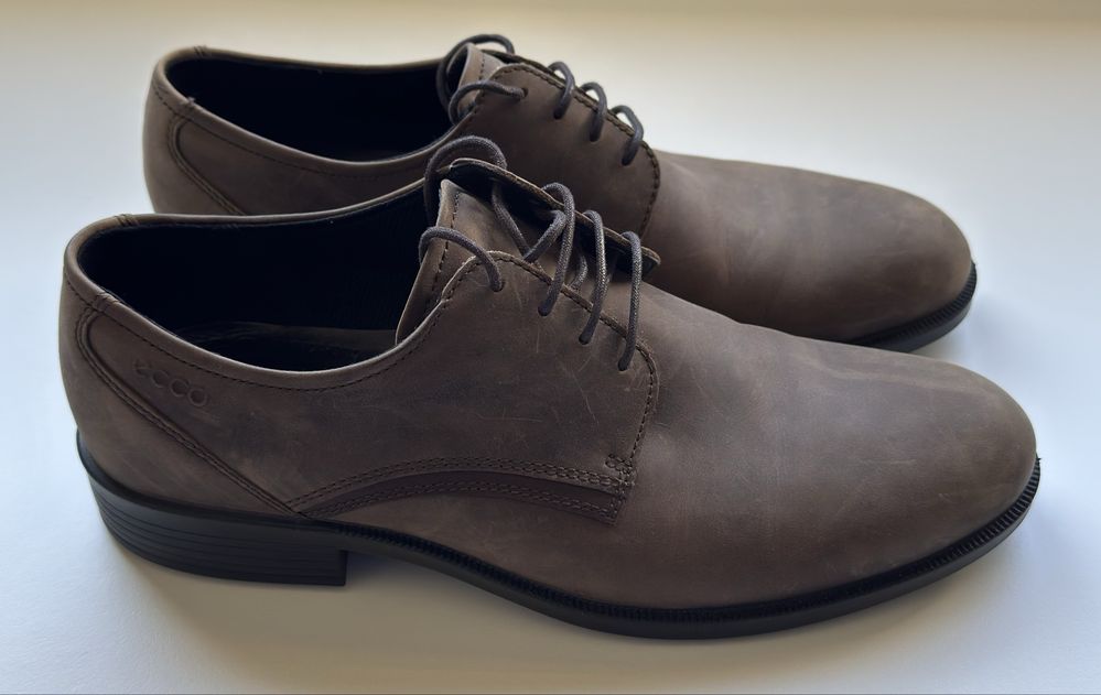 Sapatos de fato Ecco 44