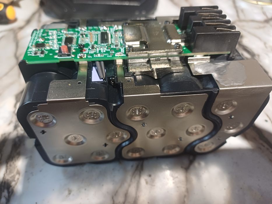 Аккумулятор Milwaukee M18 15Ah