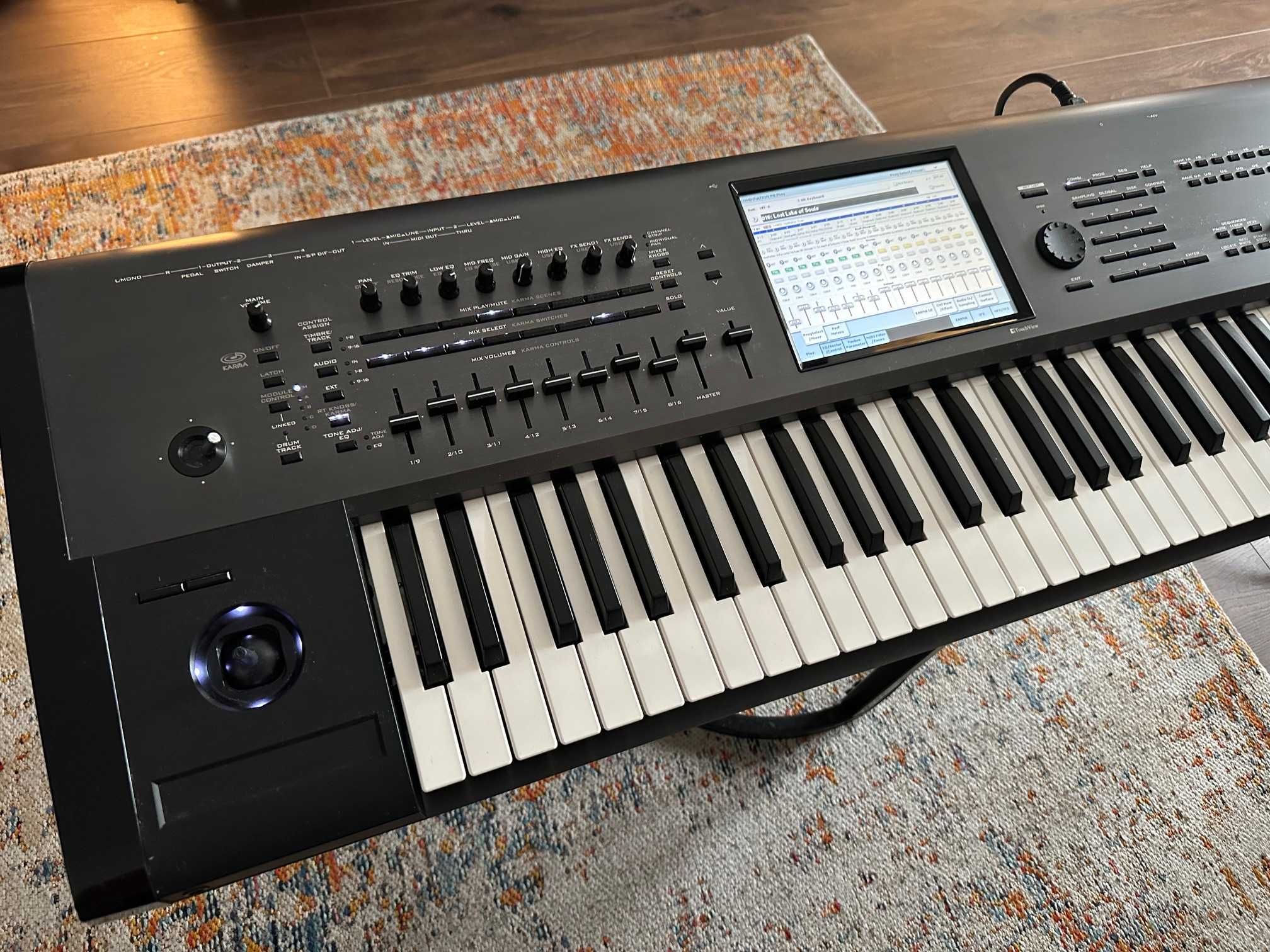 Korg Kronos 61, stan jak nowy