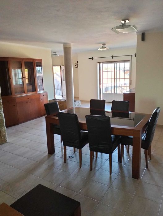 Arrenda-se apartamento T5 a 5 minutos de Leiria
